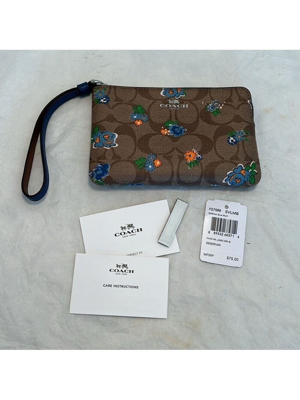 Coach East West Wristlet - Picture 2 of 11